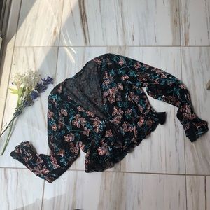 Sheer floral top 🌺